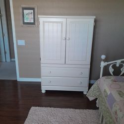 Dresser With End Table