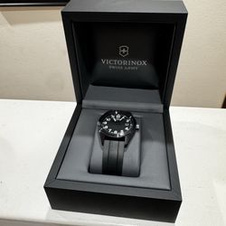 VICTORINOX