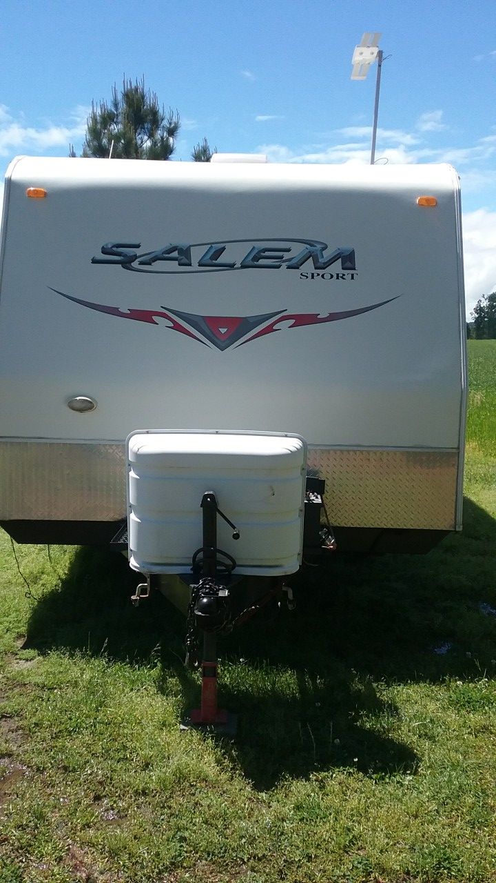 2009 27ft Forest River Toy Hauler PRICE NEGOTIABLE