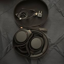 Sony WH-1000XM4 Wireless Premium Noise Canceling Overhead Headphones with Mic for Phone-Call and Alexa Voice Control, Black WH1000XM4