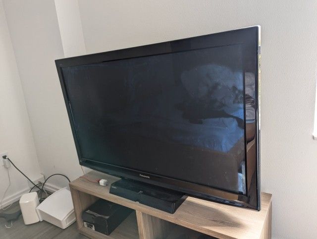 50 Inch TV $80 (Not Smart TV) Works With Chromecast