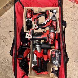 Milwaukee M18 18V Lithium lon Cordless Combo Kit (8-Tool) With (3) Batteries And Charger