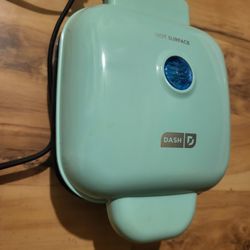 Teal Dash Egg Bite Maker! Includes 4 Non Stick Cups With Handles And Non Slip Grips! Stylish Blue Indicator Light! 