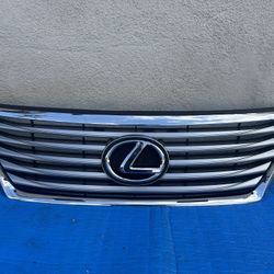 2009 2010 2011 2012 Lexus LS460 Front Bumper Grille OEM