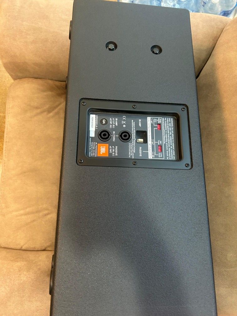 Line Array Jbl Speakers Brand New 