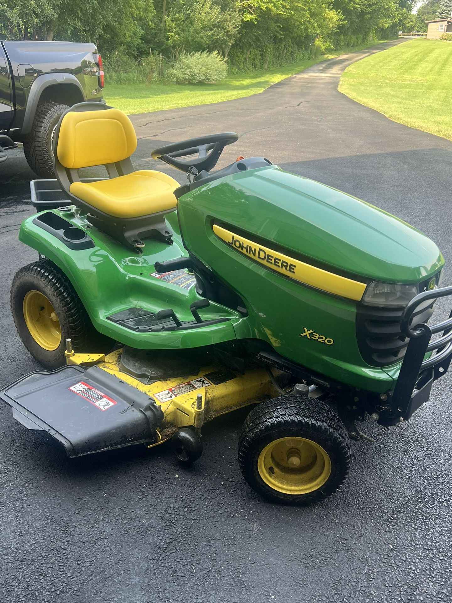 John Deere X320