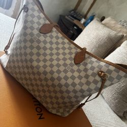 Authentic Louis Vuitton Bag Like New Condition 