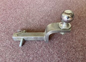 V-5 U-Haul Hitch/Ball & Pin Max Load 3500 LBS