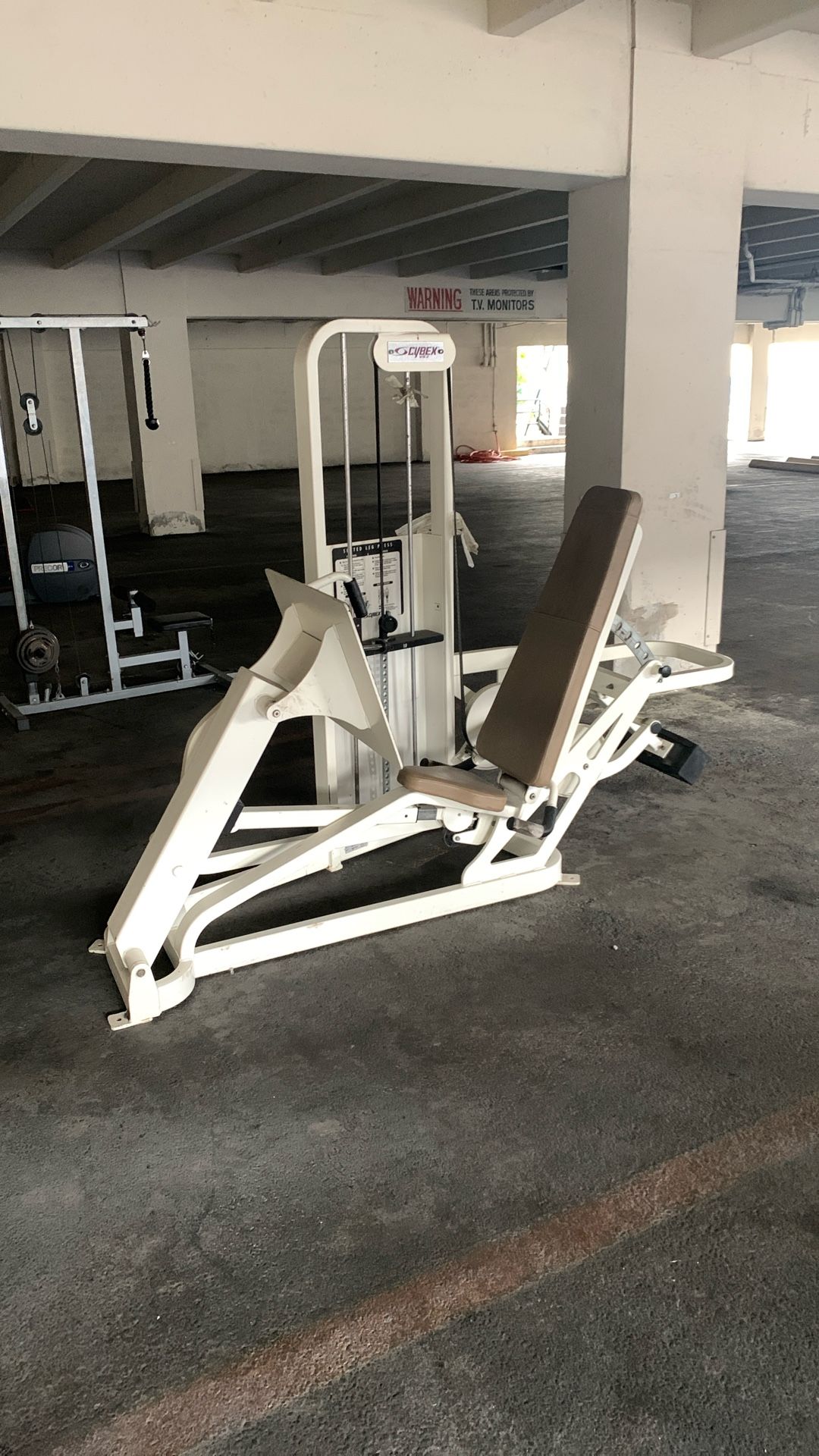 Cyber, Seated Led Press, White