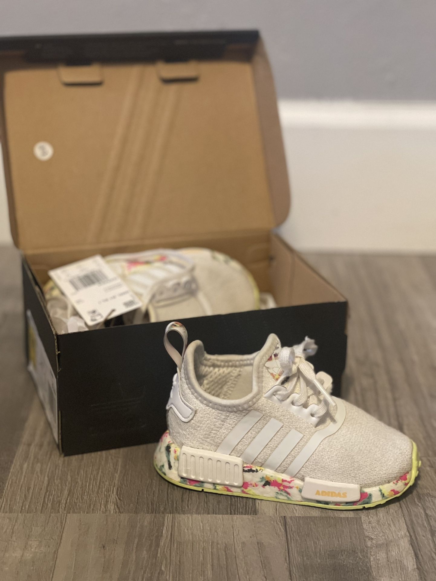 ADIDAS nmd_r1 Floral- Toddler 6