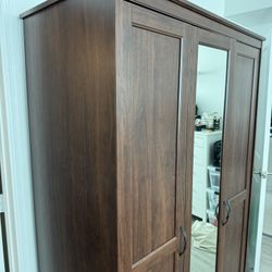 Wardrobe With Mirror 