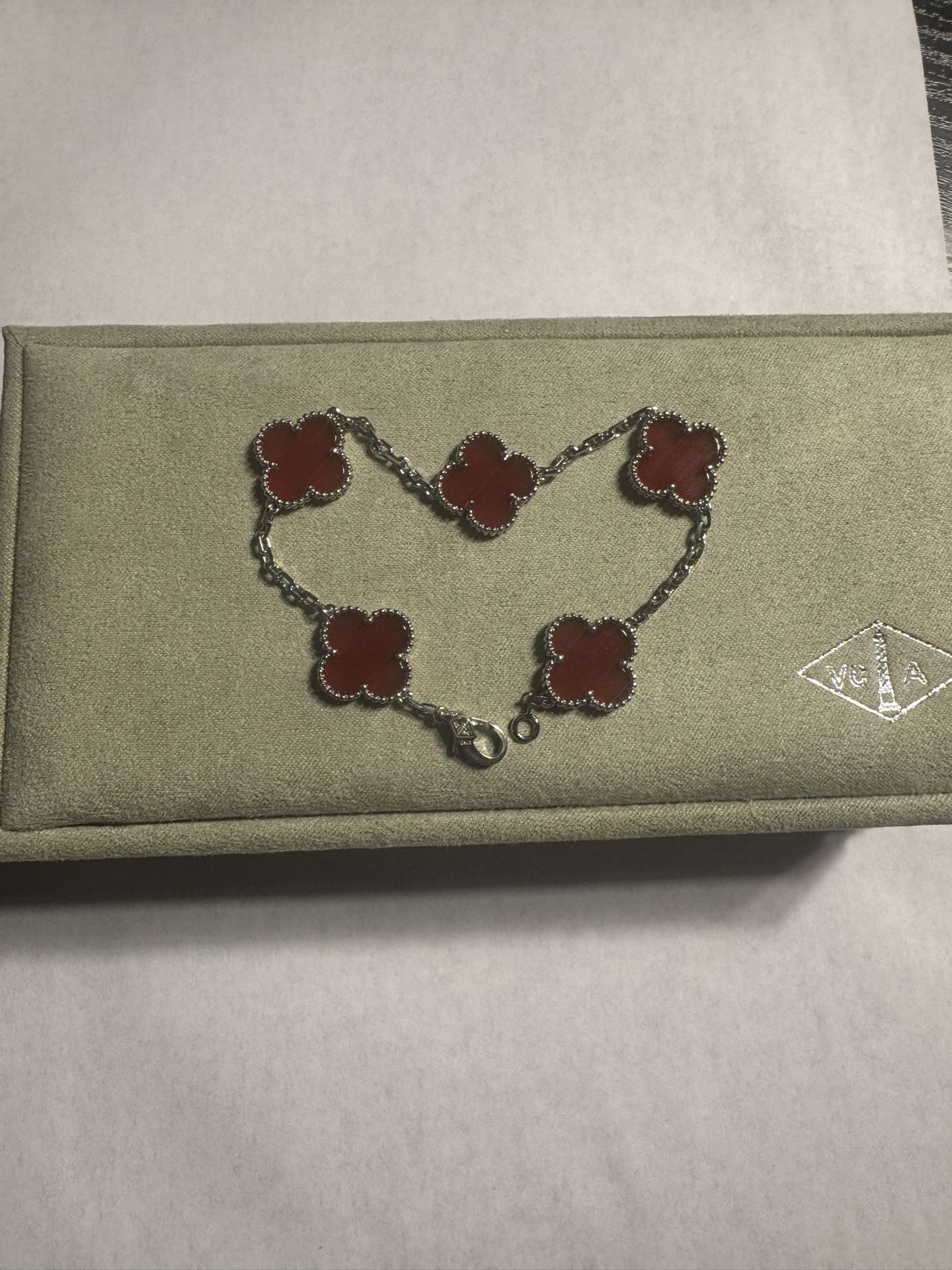 Van cleef and arpels 5 Motifs RED
