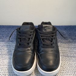 Nike Ebernon Low BLACK “Used” Size 7W ($20) 