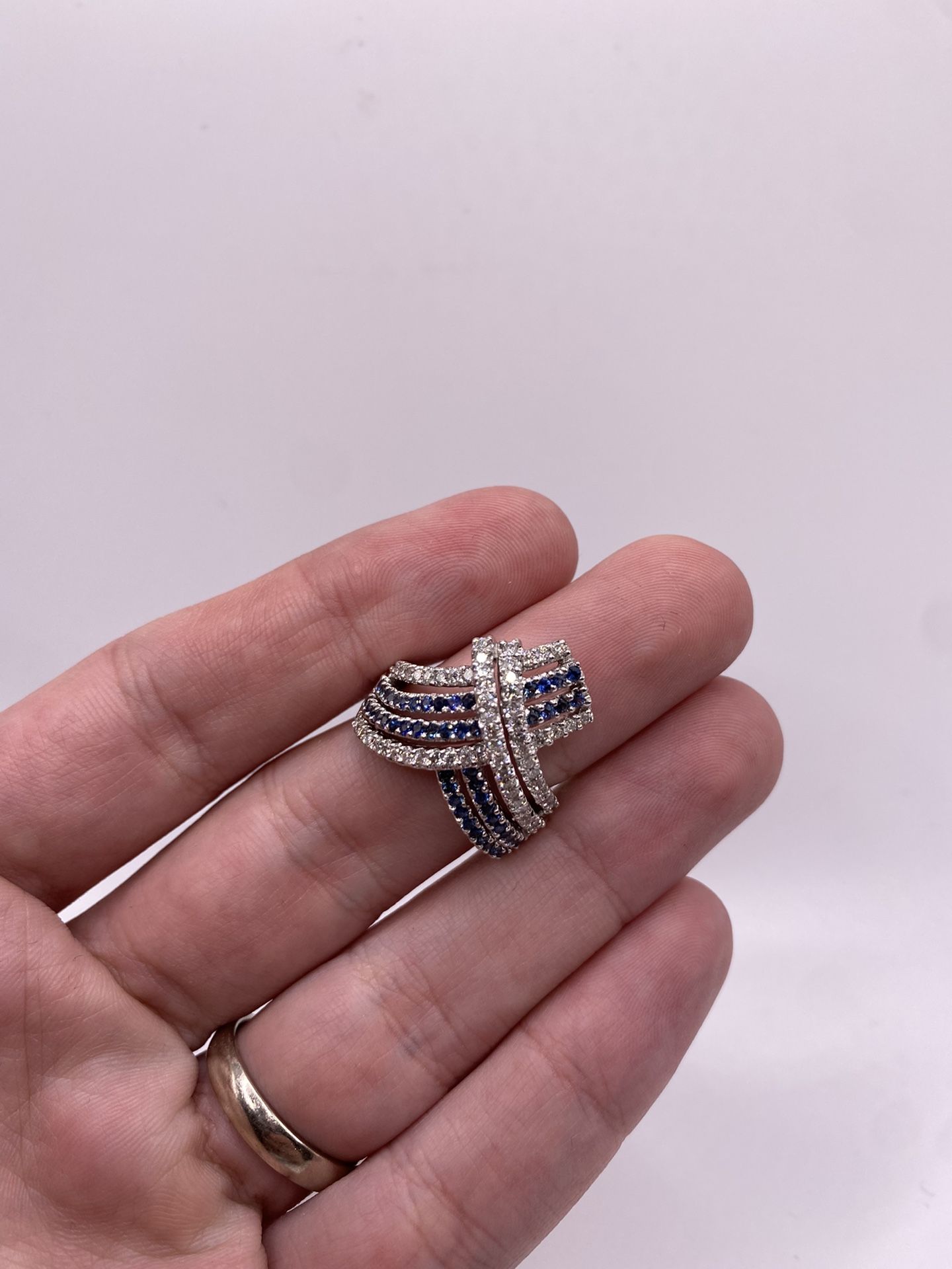 Diamond & Sapphire Ring (1.00 C.t)