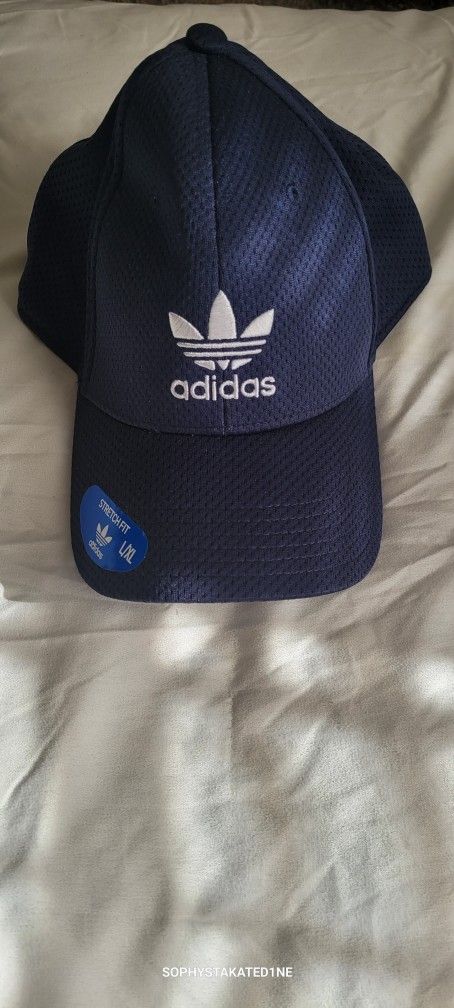 NWT MENS ADIDAS HAT NAVY BLUE AND WHITE SIZE L/XL 