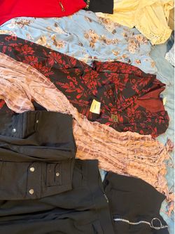 Women’s clothes small/ medium