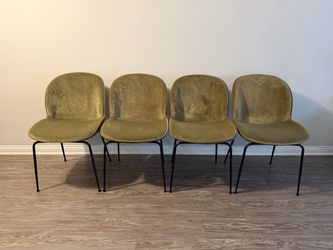 Set of 4 Olive Green Velvet Dining Chairs – Modern / Mid-Century Style