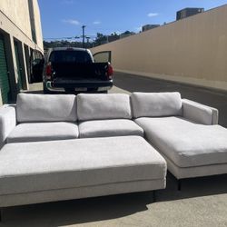 Living Spaces Sectional Couch With Ottoman  *Delivery Available*