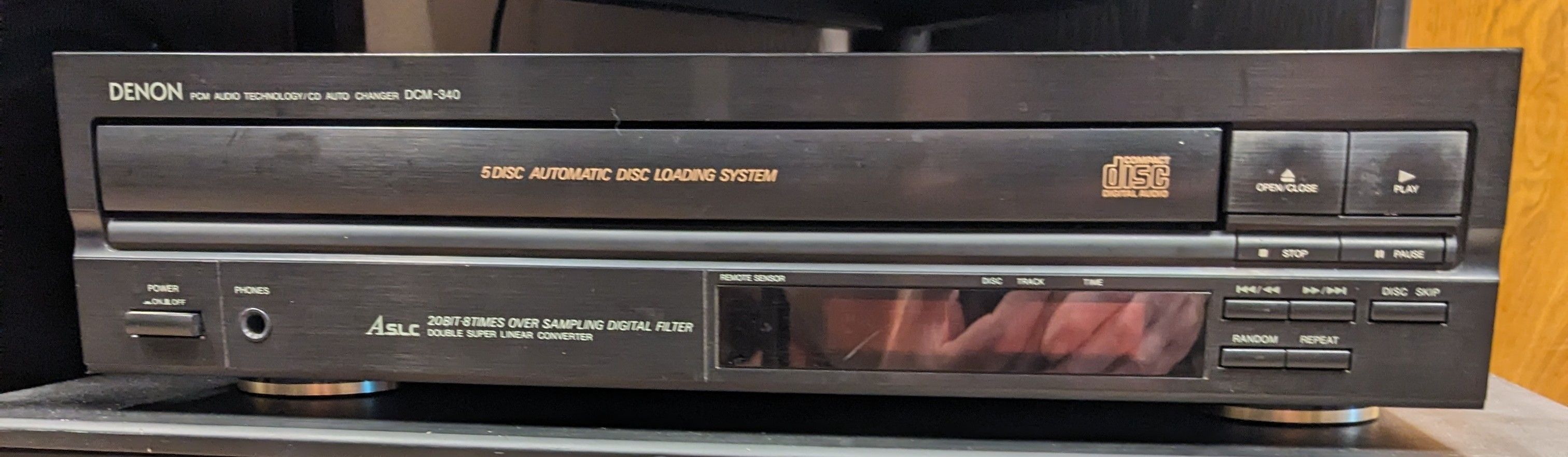 Denon PCM Audio Technology/CD Auto Changer DCM 340 5 Disc Changer.