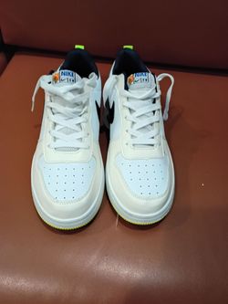 Brand New Nike Borough Court Lows