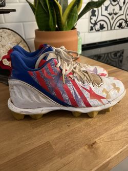 Boys Cleats 5.5