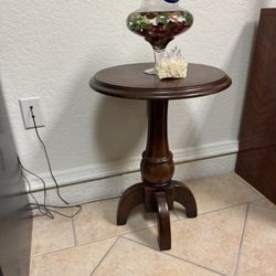 Mesita Redonda, Madera Maciza