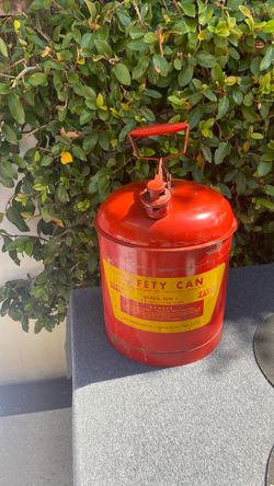 VINTAGE GAS CAN