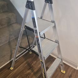 ladder Gorila Ladder 4ft 7" 250lb 