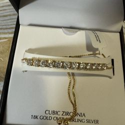 18k Gold Plated Bracelet. Earrings. Necklace 