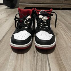 Air Jordan 1 OG Black Toe