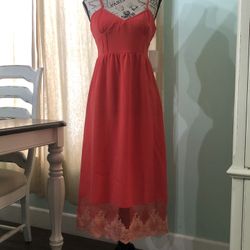 Beautiful Tobi coral dress, Size medium