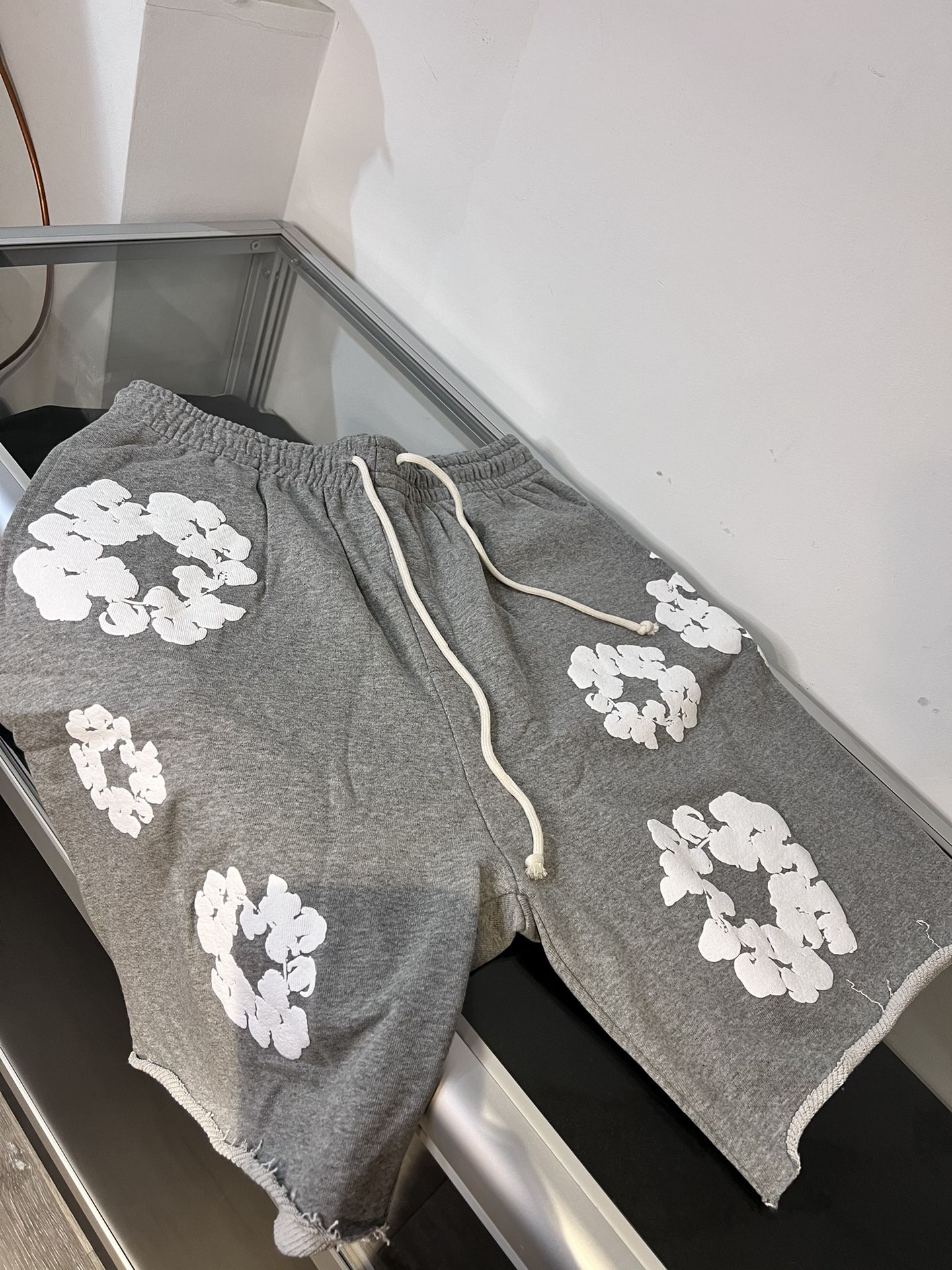 Denim Tears The Cotton Wreath Shorts Grey,All Products : American Fashion Style Bags On Sale