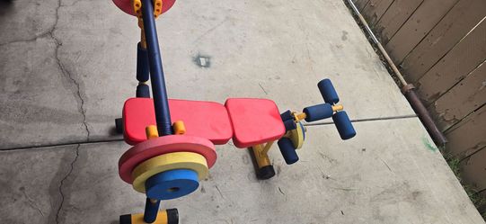 Hey Play Kids Weight Bench Set with Leg Press and Barbell for Ages 3 and Up