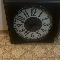 Beautiful clock 20 x 20 $20