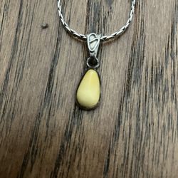 Butterscotch amber Pendant & 925 Silver Necklace 