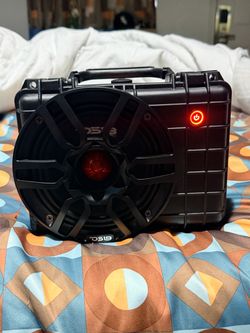 DS18 Portable Bluetooth Speaker with Hard Case