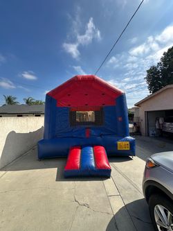 Yellow jumper fan and Jumper Bounce House
