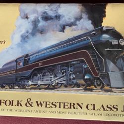 Bachmann Norfolk & Western J 611 Locomotive Train Set HO Scale