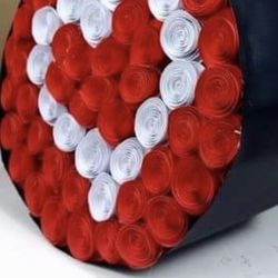 se asen flores de papel para fiestas 