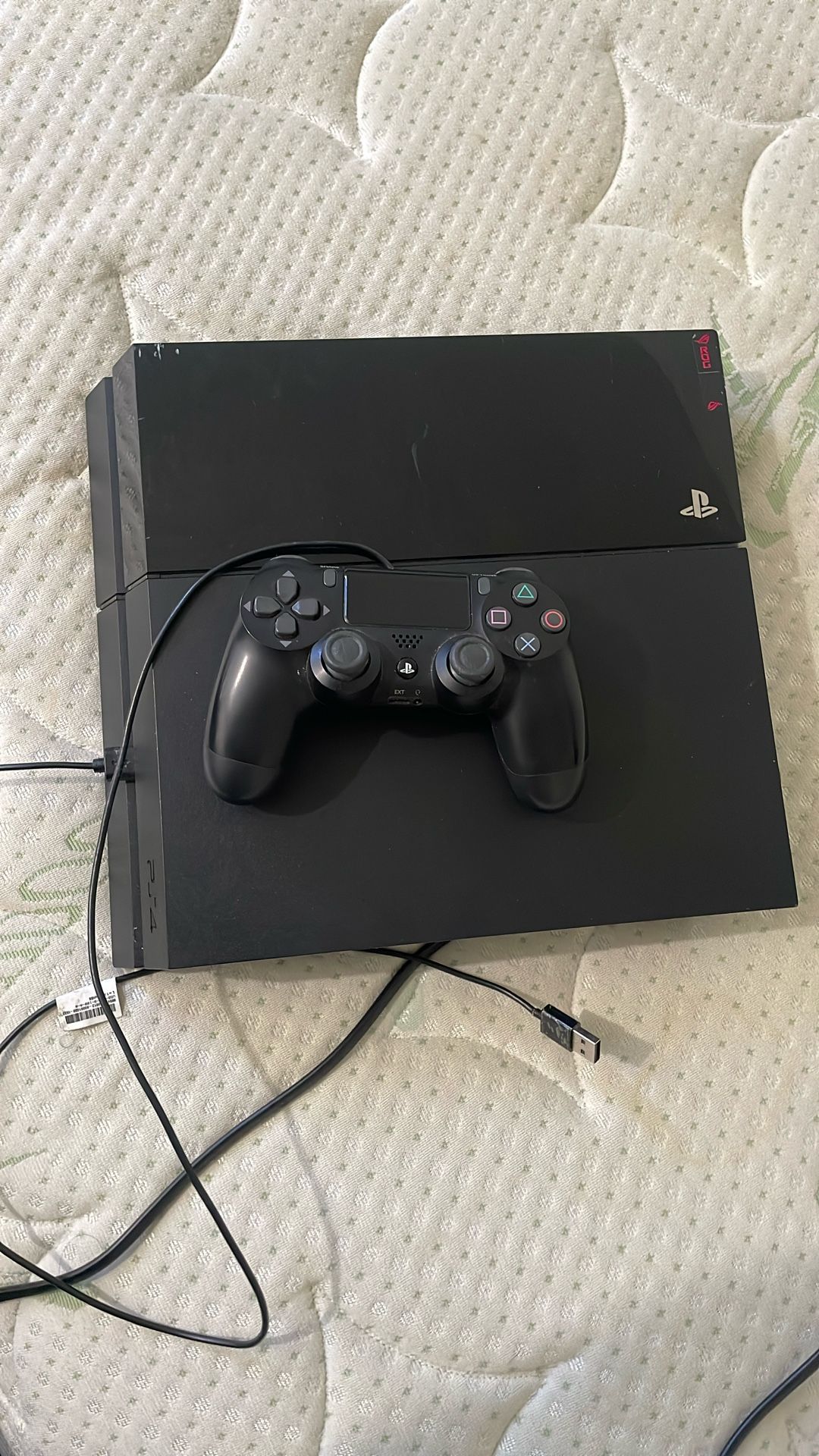 PlayStation 4 With 12 Games Plus Controller