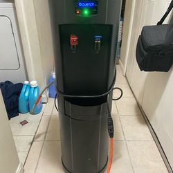 Quench 720 Bottleless Water cooler with hot water