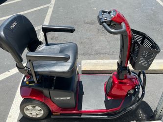 Pre-Owned Pride Victory 10 - 3 Wheel Electric Mobility Scooter - Red