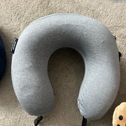 Travel Neck Pillow - Memory Foam Pillow (1)