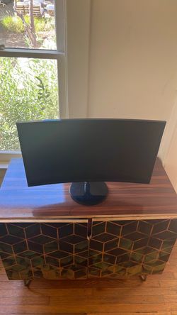 Samsung 27” curved screen monitor