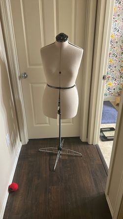 Adjustable Dress Form Mannequin with Stand