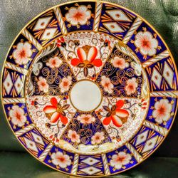 Royal Crown Derby 2451 Traditional Imari Cobalt Gold Trim Dinner Plate 10 5/8"