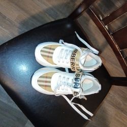 Tenis Pry Burberry Size 26
