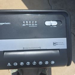 Amazon Basic Shredder
