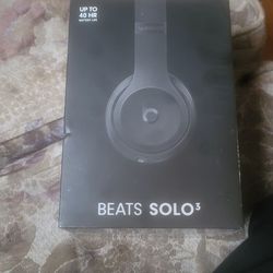 Beats Solo 3 BLACK (Still In Plastic)