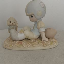 Precious Moments figurine Enesco  May Life Blessed Touchdown Football